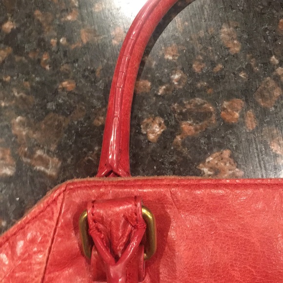 Beautiful Elliott Lucca red leather purse handbag - Picture 7 of 7